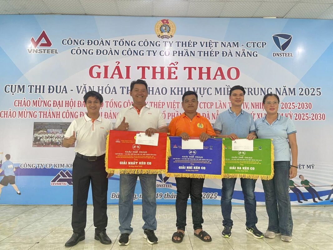nhận giải kéo co