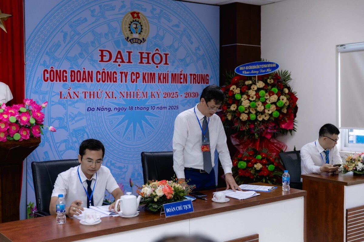 Đoàn chủ tịch và Thư ký Đại hội Đoàn chủ tịch và Thư ký Đại hội