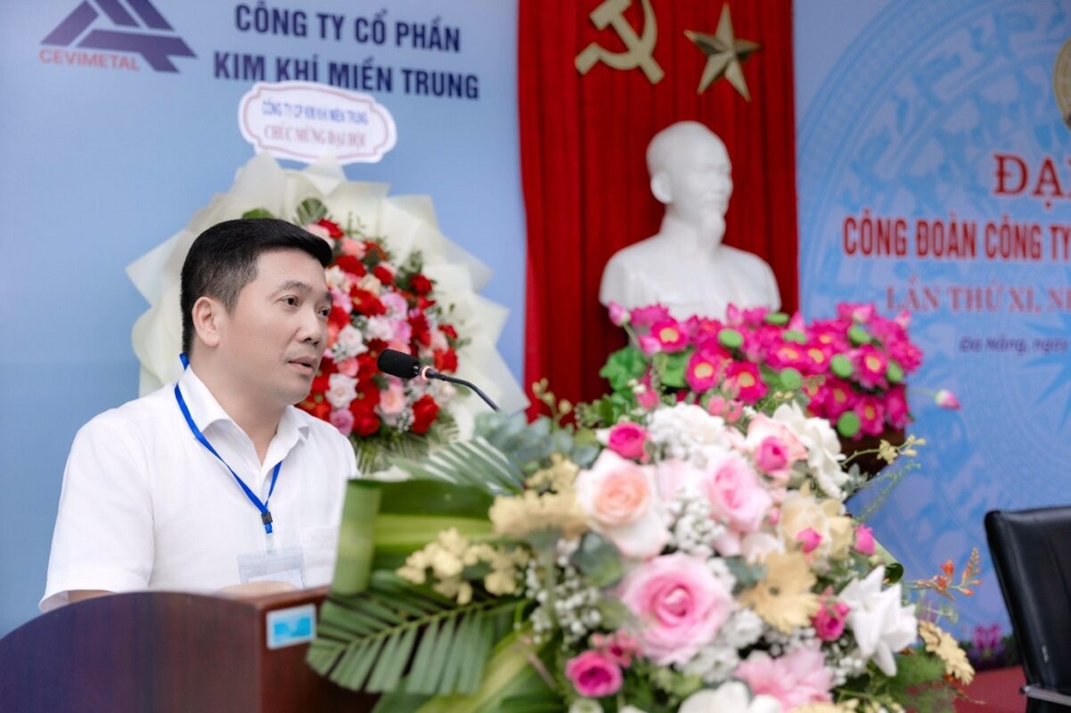 Đồng chí Đoàn Công Sơn – Tổng Giám đốc Công ty phát biểu tại Đại hội Đồng chí Đoàn Công Sơn – Tổng Giám đốc Công ty phát biểu tại Đại hội