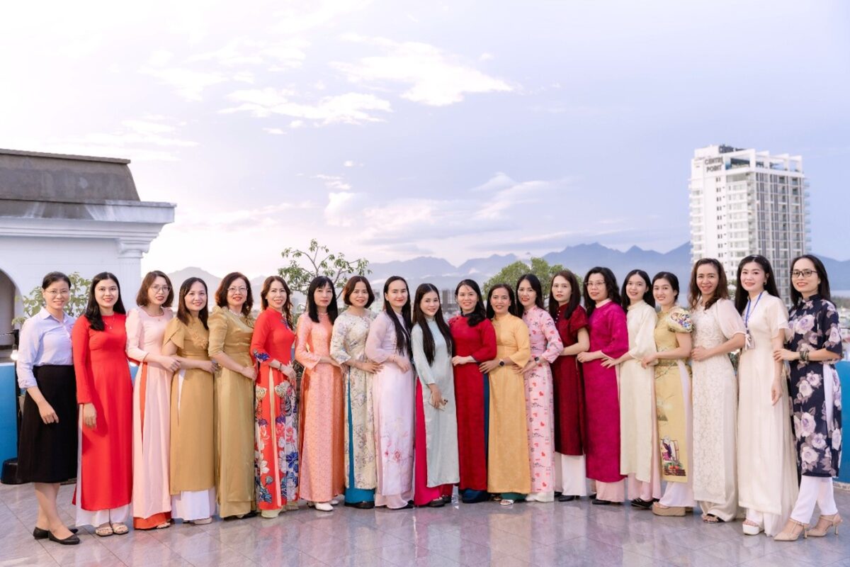 ngày phụ nữ Việt Nam