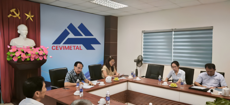 Chủ tịch cùng Tổng Giám đốc điều hành Hội nghị